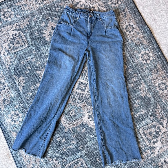 Fashion Nova Denim - Fashion Nova Wide Leg Frayed Hem Y2K 90’s Jeans